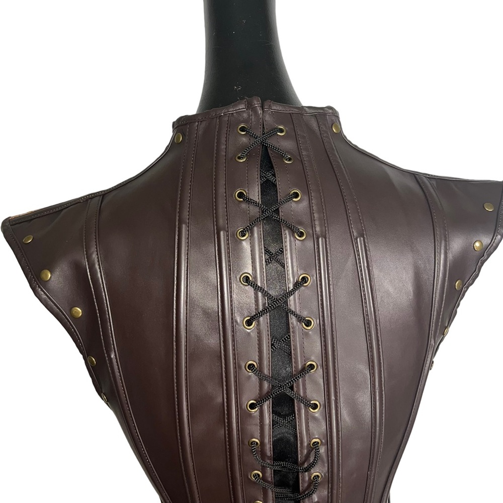 Pink corset - Picture 10 of 16